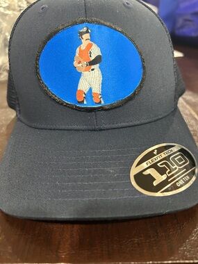 Yankeees Thurmon Munson Navy Baseball Catcher Patch Trucker Hat